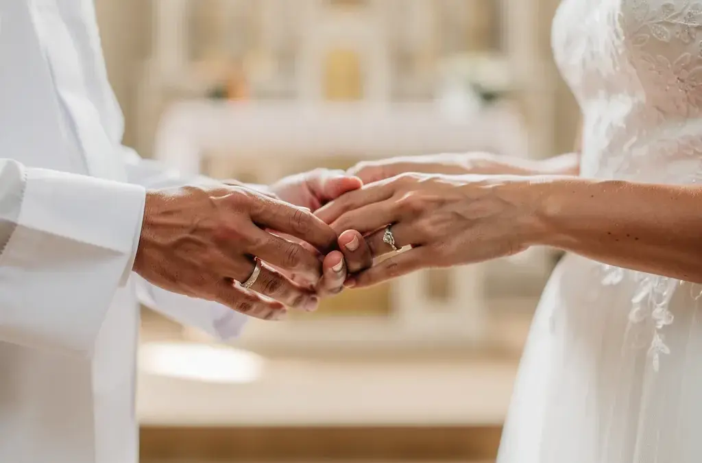 Hochzeitspredigt mit persönlichen Geschichten für eine unvergessliche Zeremonie