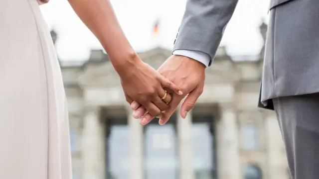 Namensrecht für Ausländer bei Eheschließungen in Deutschland und neue Regelungen